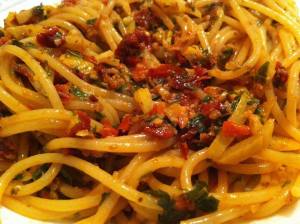 pasta pesto pomodorini secchi basilico e noci